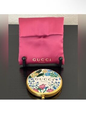 Gucci Beauty Floral Compact Mirror in White and Gold